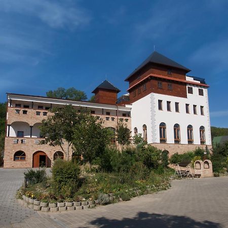 Hotel Vinar - Bed & Breakfast Kurdějov Exteriör bild