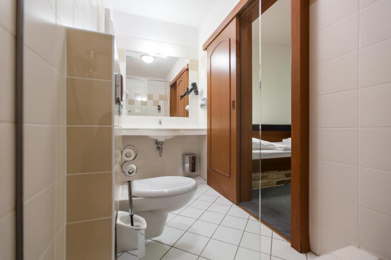 Hotel Vinar - Bed & Breakfast Kurdějov Exteriör bild