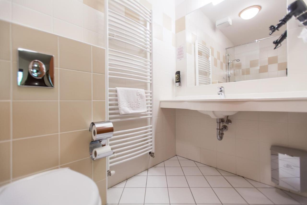 Hotel Vinar - Bed & Breakfast Kurdějov Exteriör bild